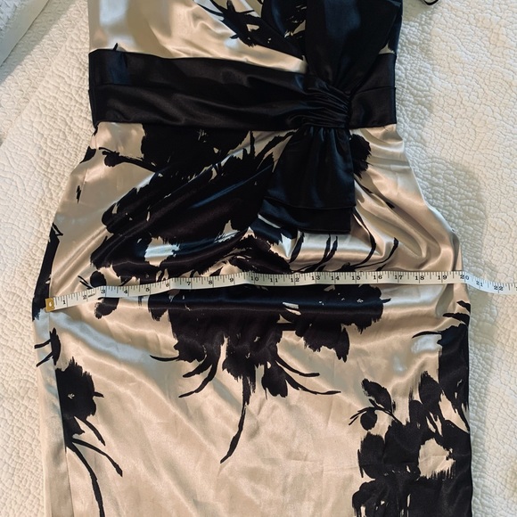 WHBM DRESS, never worn, purchased for wedding but didn’t go. - Picture 5 of 13